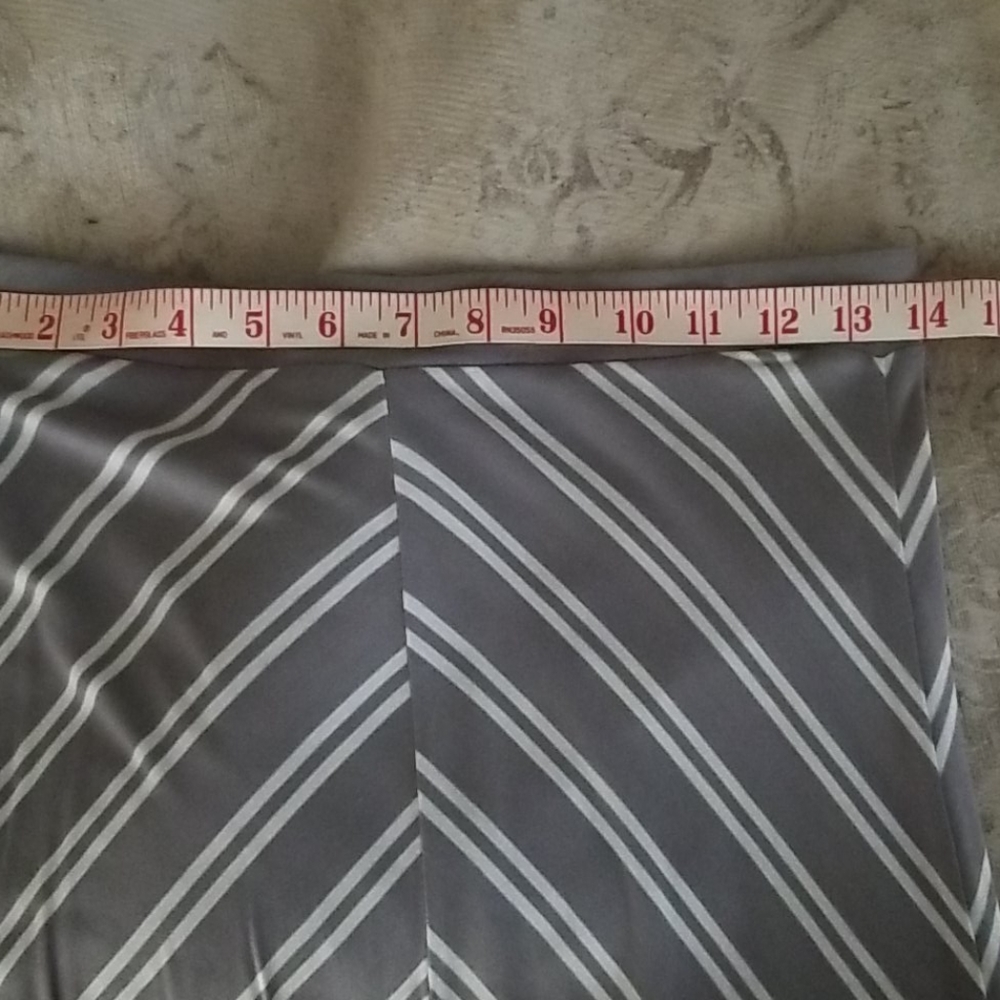 skirt - Picture 3 of 5